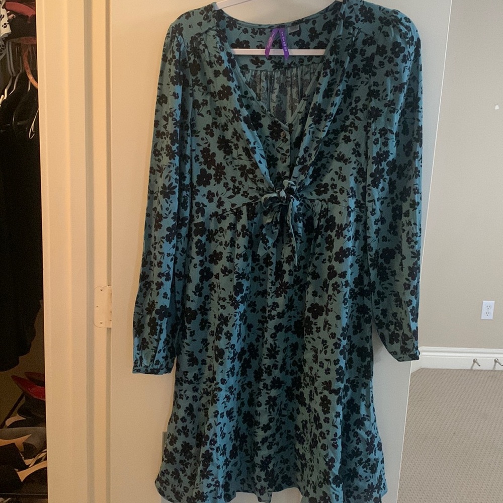 Seraphine dress never worn before